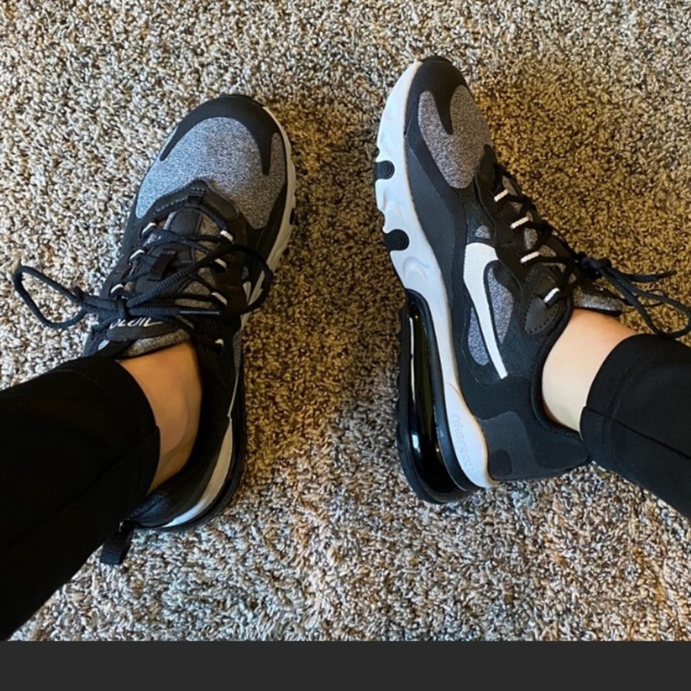 Women’s Nike air Max 270 react gym shoe